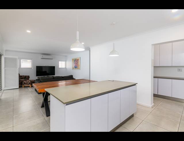 3 BEDROOM FREEHOLD FOR SALE IN SANDOWN